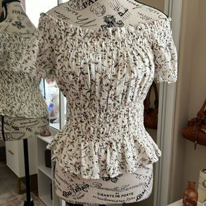 Abercrombie & Fitch off shoulder top